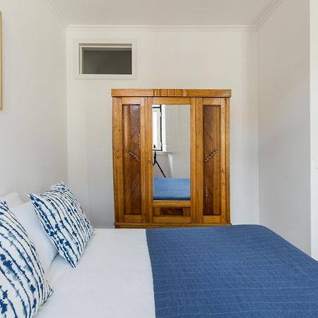 White & Blue Vintage Home In Graca Lisbon Exterior photo