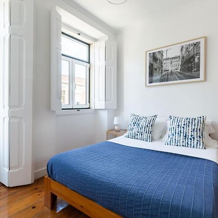 White & Blue Vintage Home In Graca Lisbon Exterior photo